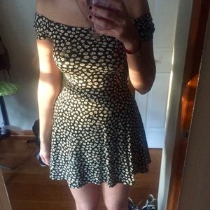 Off the Shoulder Daisy Print Floral Skater Dress